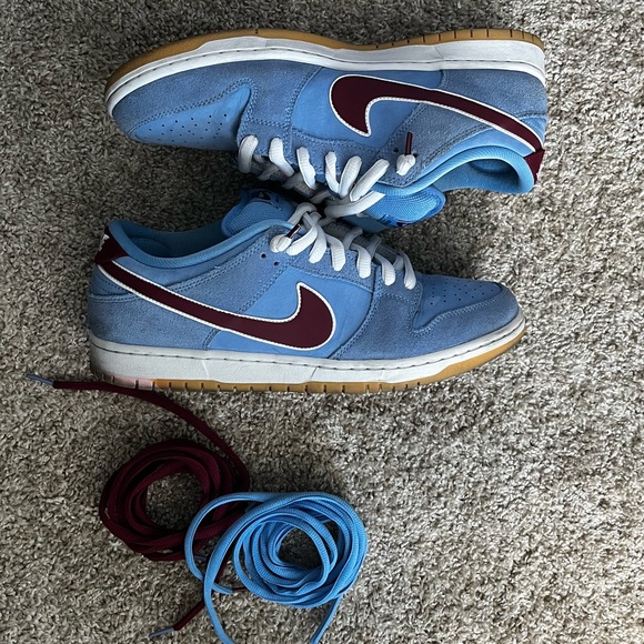 sb dunk low philadelphia phillies - Picture 3 of 5